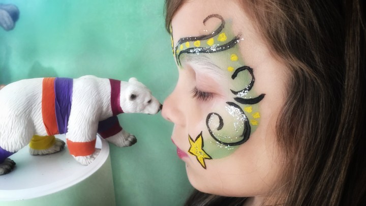 Kinderschminken für etwas geübtere Hände: Kringel, Punkte und Sterne