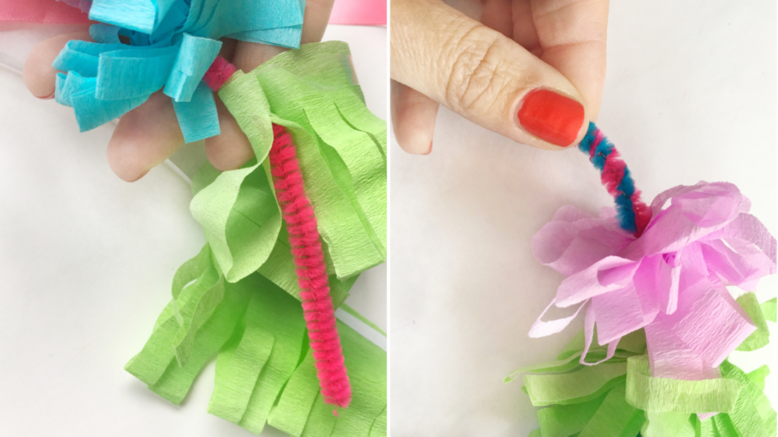 Blütenstreifen um die Pfeifenputzer wickeln und festkleben