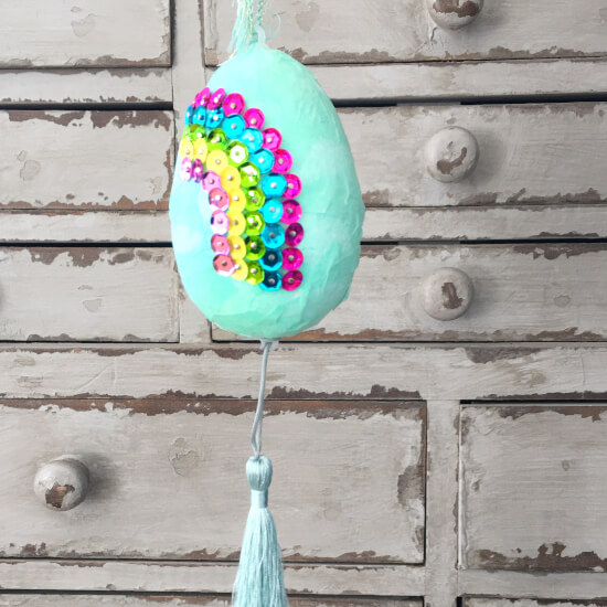 Glitzer und Glam Oster-Eier-Idee mit Pailletten